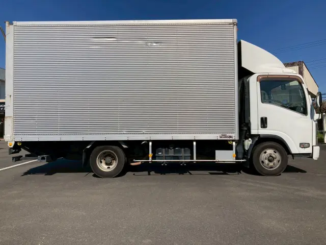 いすゞ エルフ BKG-NPR85AN(2WD)の写真7