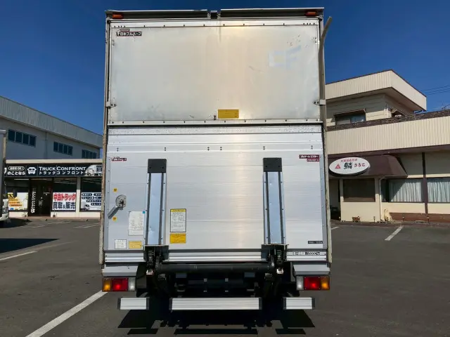 いすゞ エルフ BKG-NPR85AN(2WD)の写真8