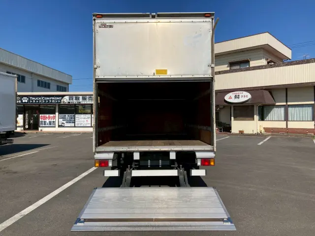 いすゞ エルフ BKG-NPR85AN(2WD)の写真10