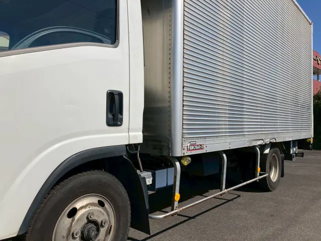 いすゞ エルフ BKG-NPR85AN(2WD)の写真18