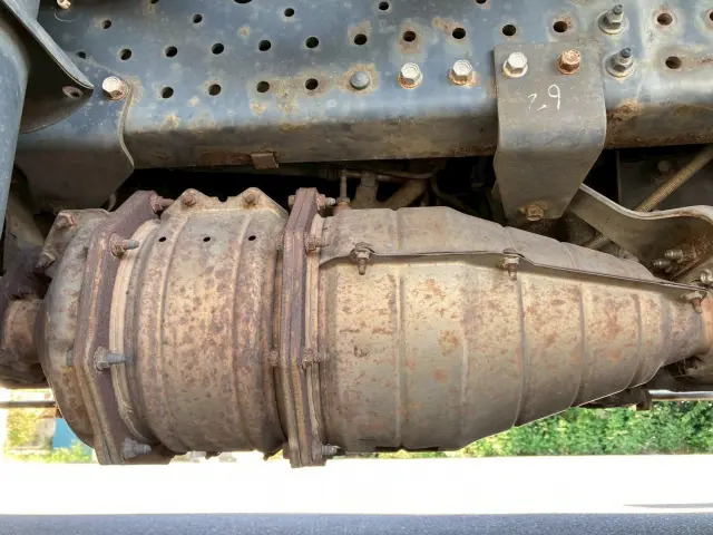 いすゞ エルフ BKG-NPR85AN(2WD)の写真38