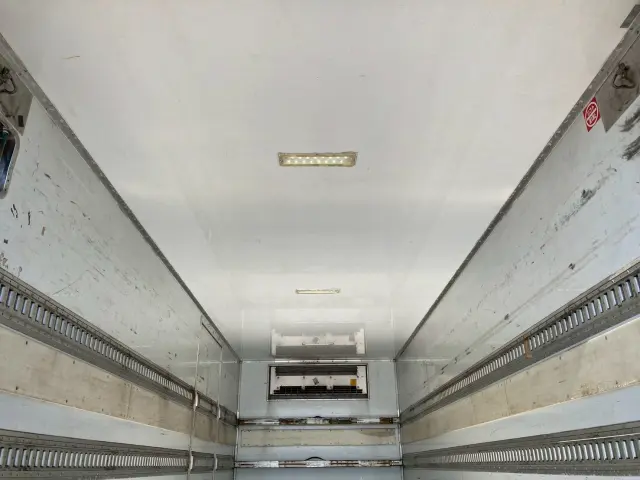いすゞ フォワード TKG-FRR90S2(2WD)の写真14