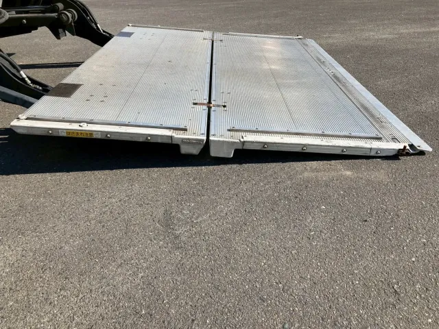 いすゞ フォワード TKG-FRR90S2(2WD)の写真22