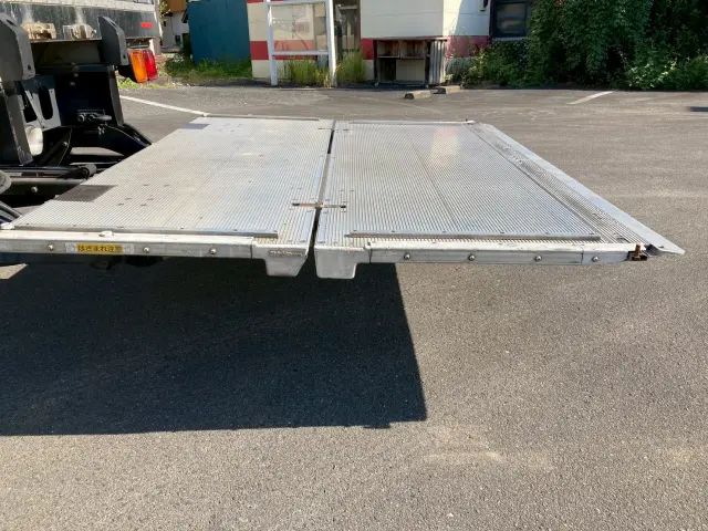 いすゞ フォワード TKG-FRR90S2(2WD)の写真23