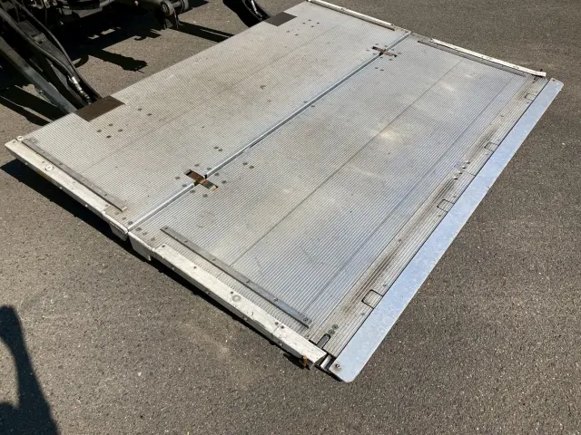 いすゞ フォワード TKG-FRR90S2(2WD)の写真23