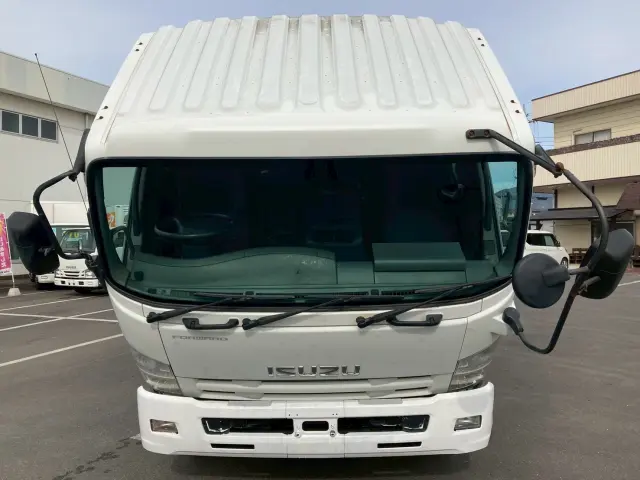 いすゞ フォワード TKG-FRR90T2(2WD)の写真4