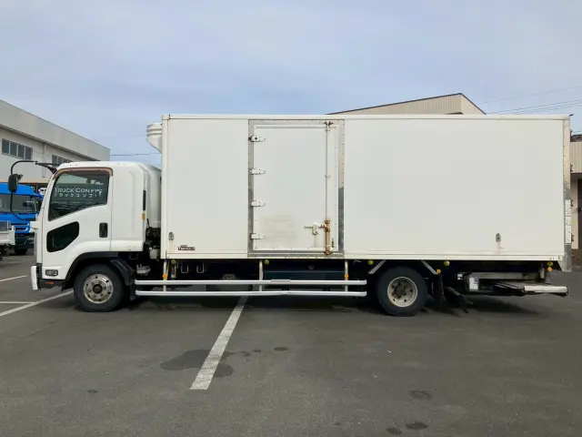 いすゞ フォワード TKG-FRR90T2(2WD)の写真6