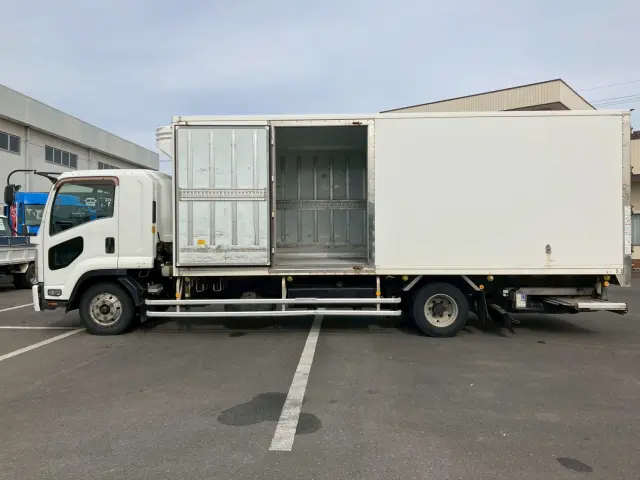 いすゞ フォワード TKG-FRR90T2(2WD)の写真7
