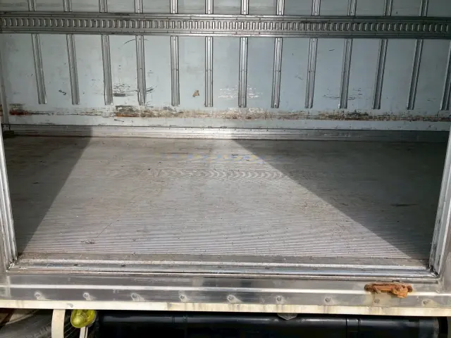 いすゞ フォワード TKG-FRR90T2(2WD)の写真9