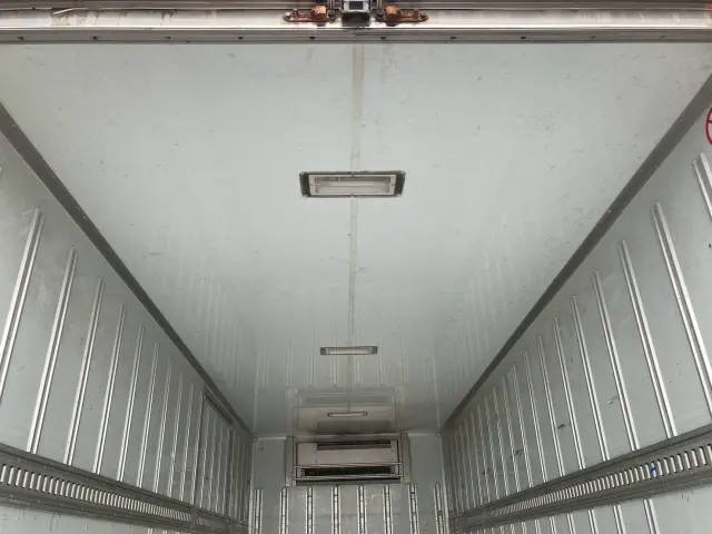 いすゞ フォワード TKG-FRR90T2(2WD)の写真14