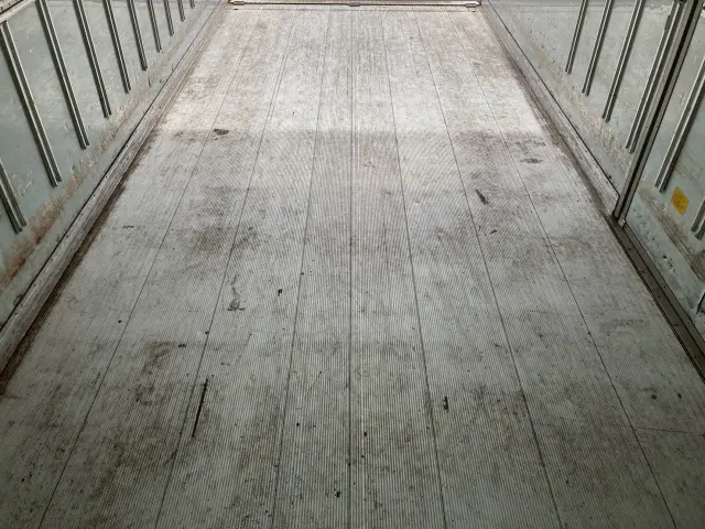 いすゞ フォワード TKG-FRR90T2(2WD)の写真15