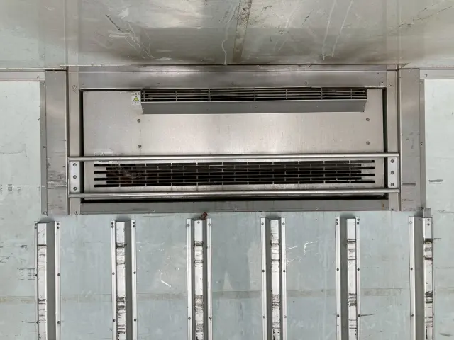 いすゞ フォワード TKG-FRR90T2(2WD)の写真16