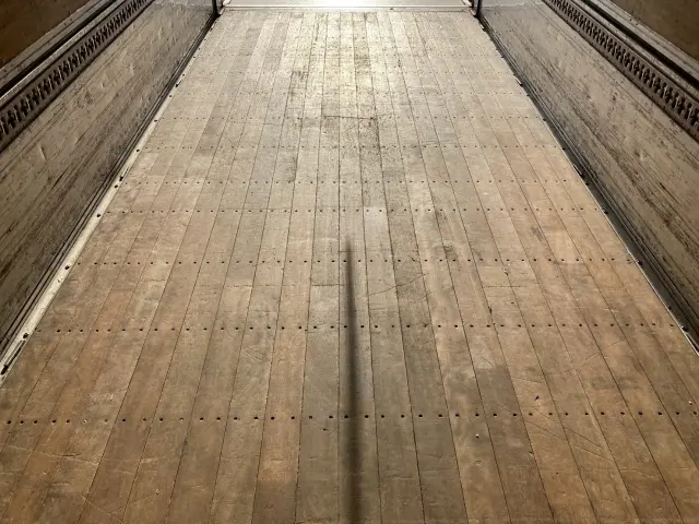 いすゞ フォワード TKG-FRR90T2(2WD)の写真13