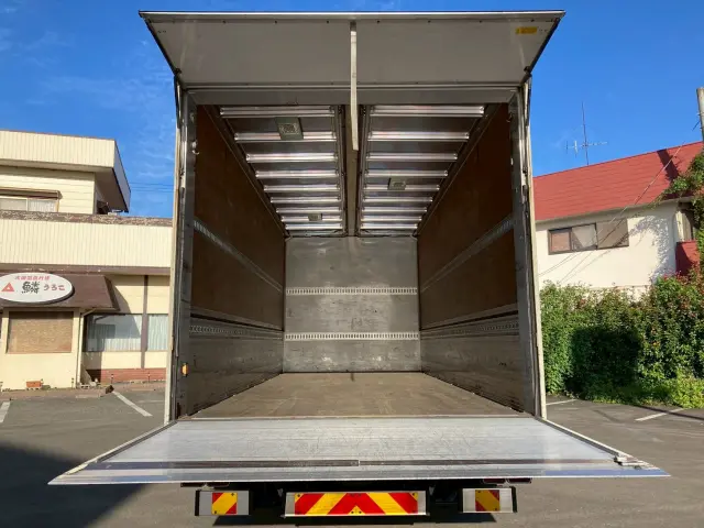 いすゞ フォワード TKG-FRR90T2(2WD)の写真16