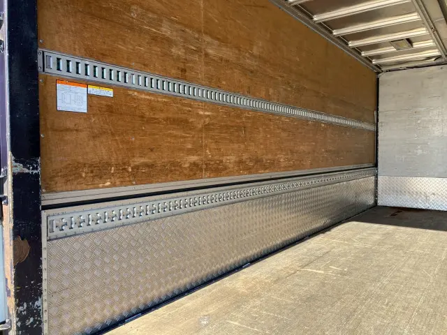 いすゞ フォワード TKG-FRR90S2(2WD)の写真17