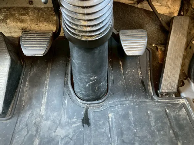 いすゞ フォワード TKG-FRR90S2(2WD)の写真41