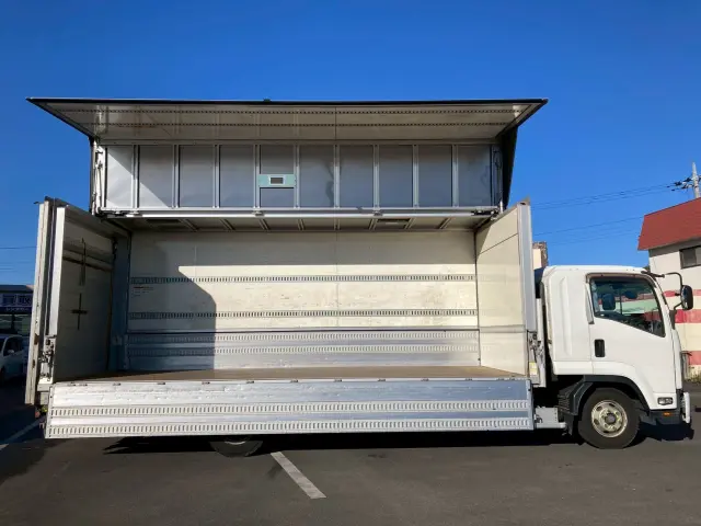 いすゞ フォワード TKG-FRR90T2(2WD)の写真11