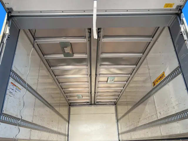 いすゞ フォワード TKG-FRR90T2(2WD)の写真14