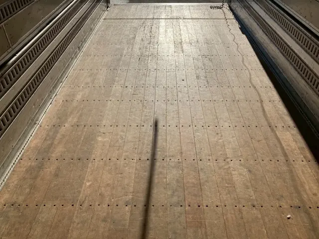 いすゞ フォワード TKG-FRR90T2(2WD)の写真15