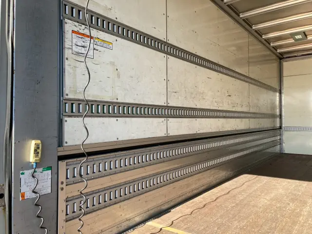 いすゞ フォワード TKG-FRR90T2(2WD)の写真16