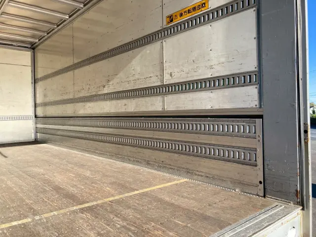 いすゞ フォワード TKG-FRR90T2(2WD)の写真17