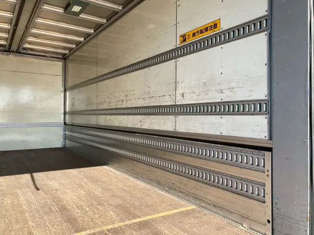 いすゞ フォワード TKG-FRR90T2(2WD)の写真17