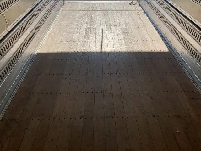 いすゞ フォワード TKG-FRR90T2(2WD)の写真18