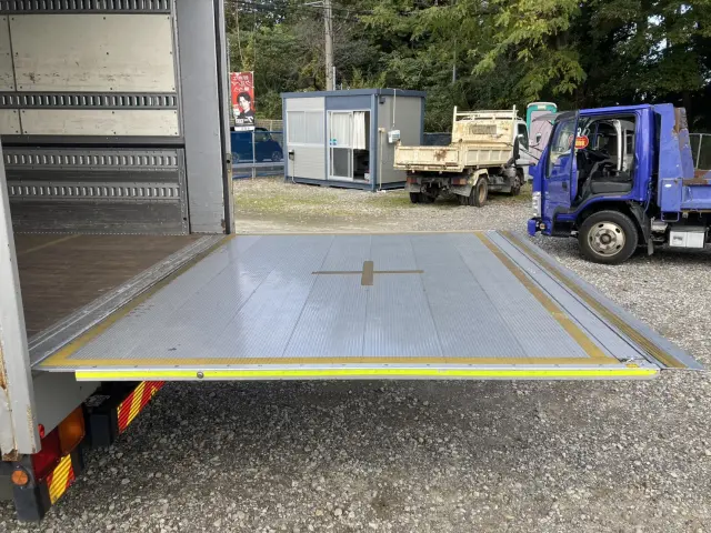 いすゞ フォワード TKG-FRR90T2(2WD)の写真24