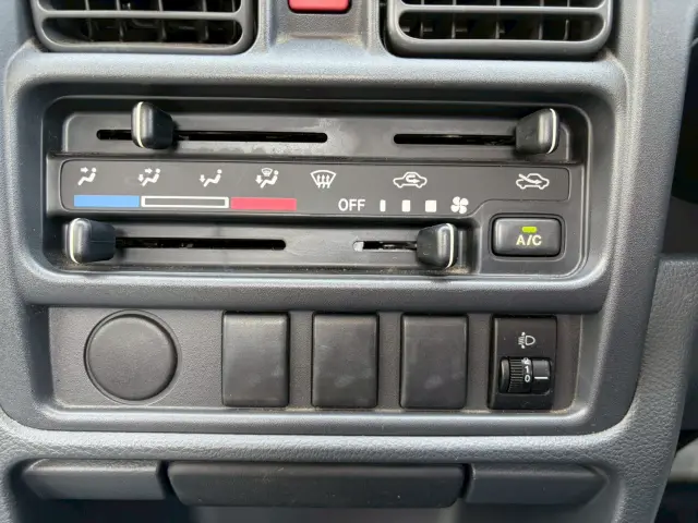 スズキ キャリイ EBD-DA16T(2WD)の写真48