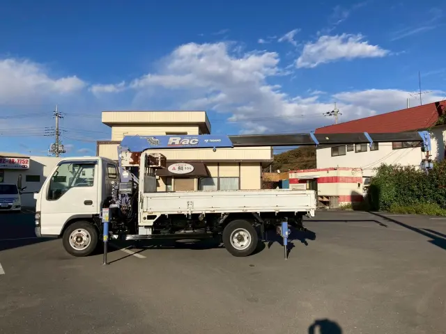 いすゞ エルフ PB-NKR81AR(2WD)の写真9