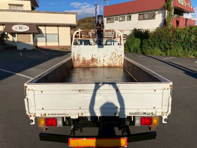 いすゞ エルフ PB-NKR81AR(2WD)の写真16