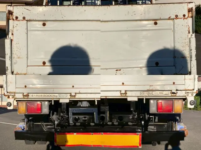 いすゞ エルフ PB-NKR81AR(2WD)の写真17