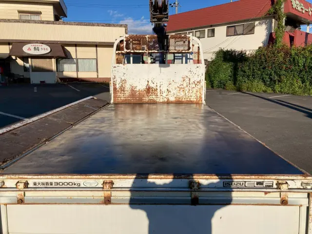 いすゞ エルフ PB-NKR81AR(2WD)の写真18