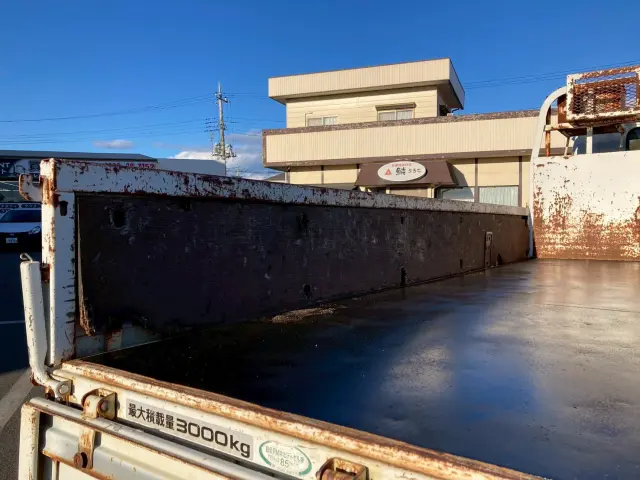 いすゞ エルフ PB-NKR81AR(2WD)の写真20