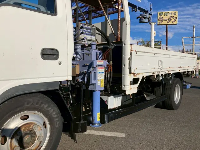 いすゞ エルフ PB-NKR81AR(2WD)の写真22