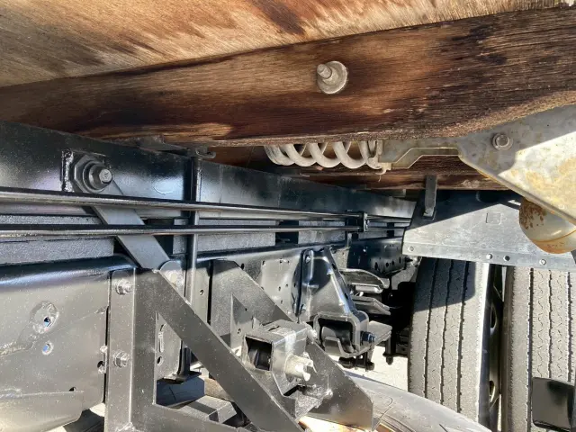 いすゞ エルフ PB-NKR81AR(2WD)の写真23