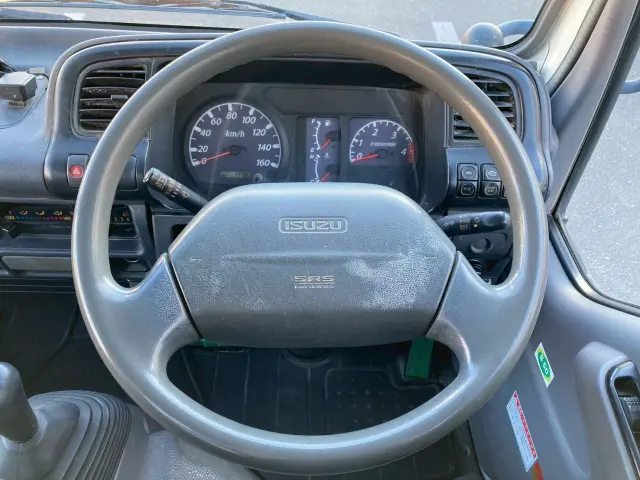 いすゞ エルフ PB-NKR81AR(2WD)の写真45