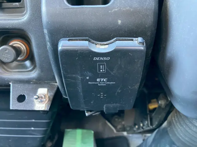 いすゞ エルフ PB-NKR81AR(2WD)の写真49