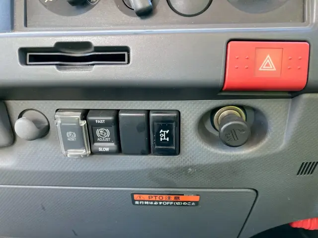 いすゞ エルフ BDG-NPR85AR(2WD)の写真44