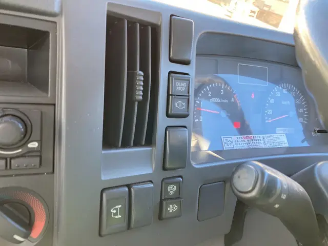 いすゞ エルフ BDG-NPR85AR(2WD)の写真45