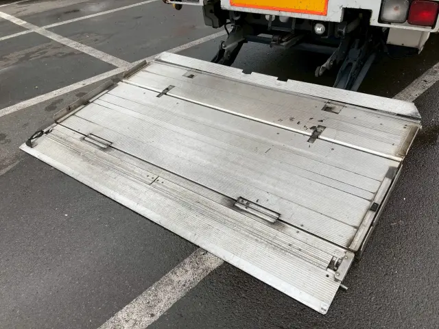 いすゞ フォワード PDG-FRR34T2(2WD)の写真23