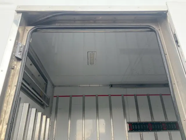 三菱 キャンター TPG-FEB50(2WD)の写真8