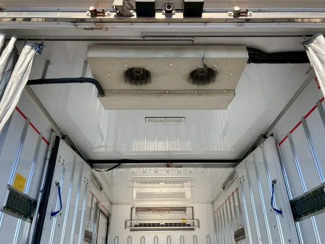 三菱 キャンター TPG-FEB50(2WD)の写真14