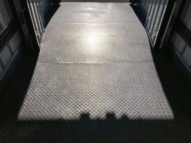 三菱 キャンター TPG-FEB50(2WD)の写真15