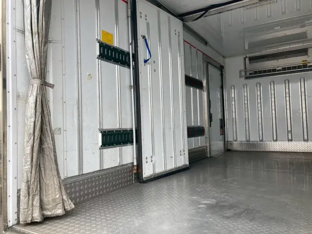 三菱 キャンター TPG-FEB50(2WD)の写真16