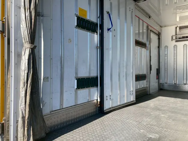 三菱 キャンター TPG-FEB50(2WD)の写真16