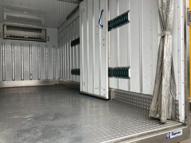 三菱 キャンター TPG-FEB50(2WD)の写真17