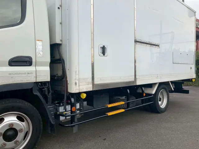 三菱 キャンター TPG-FEB50(2WD)の写真24