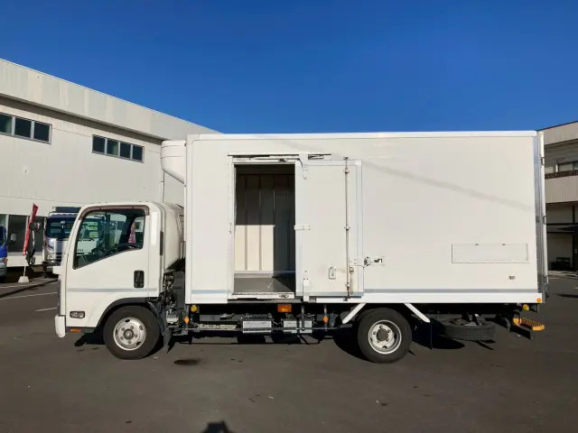 いすゞ エルフ 2RG-NPR88AN(2WD)の写真7