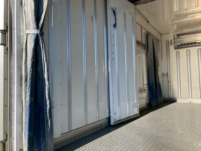 いすゞ エルフ 2RG-NPR88AN(2WD)の写真15